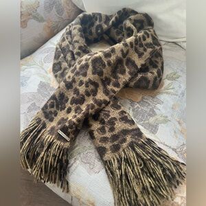 MICHAEL KORS Leopard Print Scarf